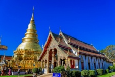 Golden pagoda at Wat Phra That