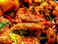 Comida tailandesa carne al curry massama