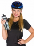 Ciclist cu o sticlă de apă