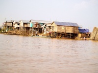 Wioska pływająca Tonle sap jezioro Kambo