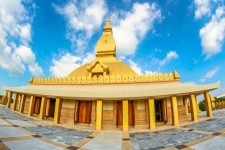 Golden Pagoda Mahamongkol Bua In Roiet