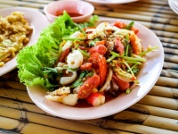 Thaise keuken Yum pittige zeevruchtensal