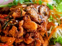 Pesce tailandese infornato alimenti con