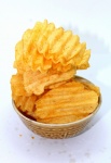 Finom burgonya chips tálba