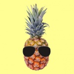 Ananas w okularach przeciwsłonecznych