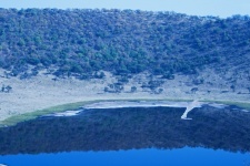 Salz & Mineral See in einem Krater
