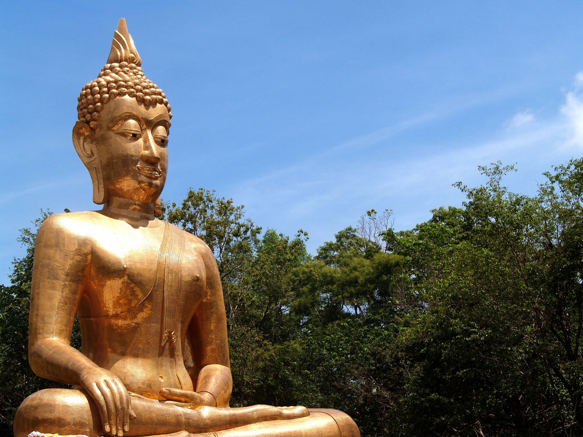 Bouddha Utthayan et Phra Mongkhon Ming