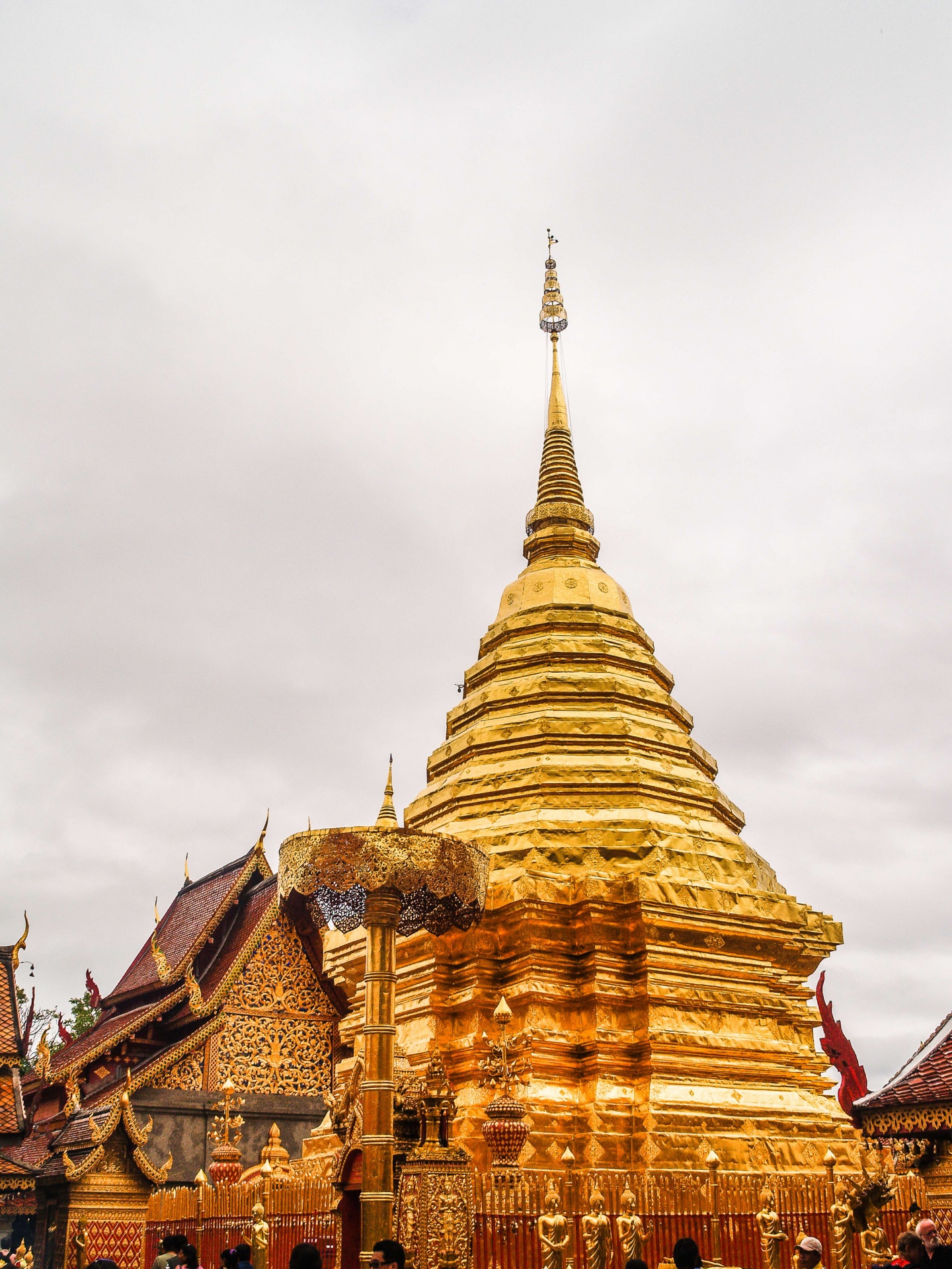 Pagoda dorada en Wat Phra That