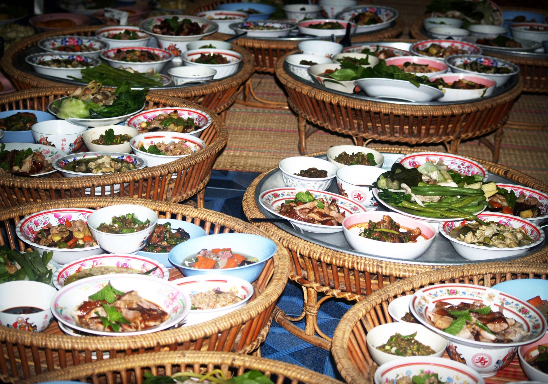 Kantoke Thais eten traditioneel maaltijd