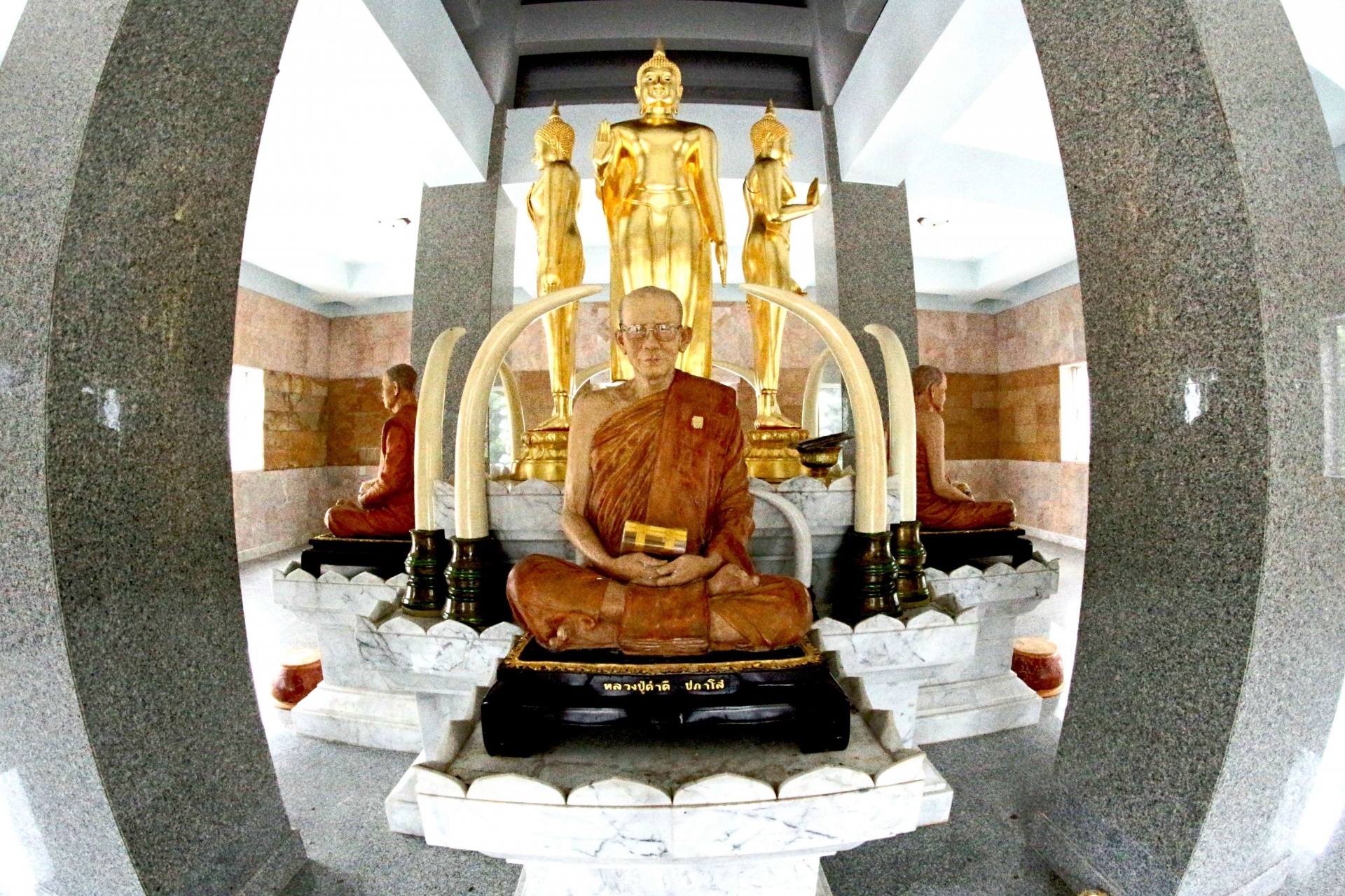 Pagodas en Wat TAM PIANG DIN