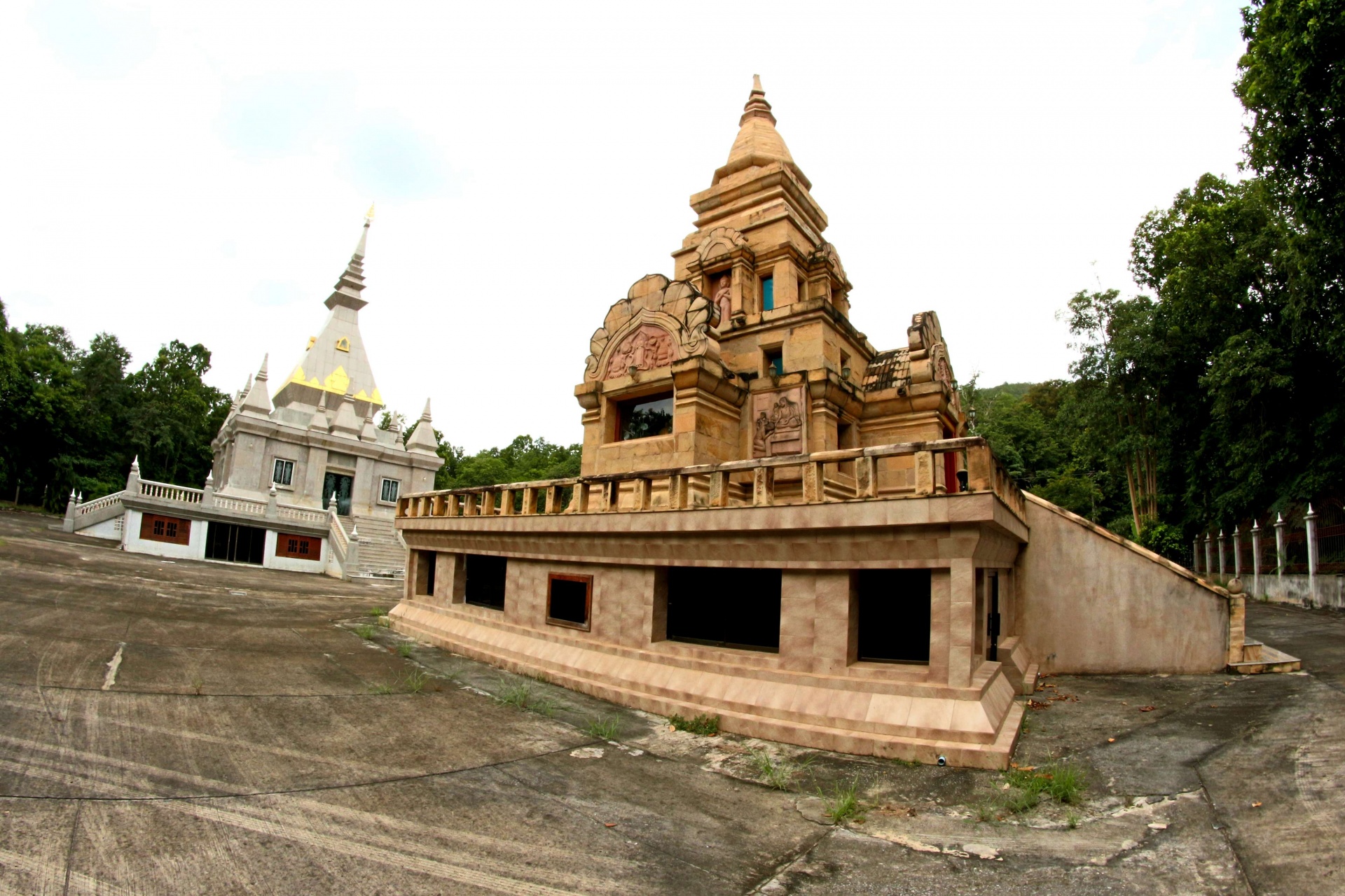 Pagodas en Wat TAM PIANG DIN