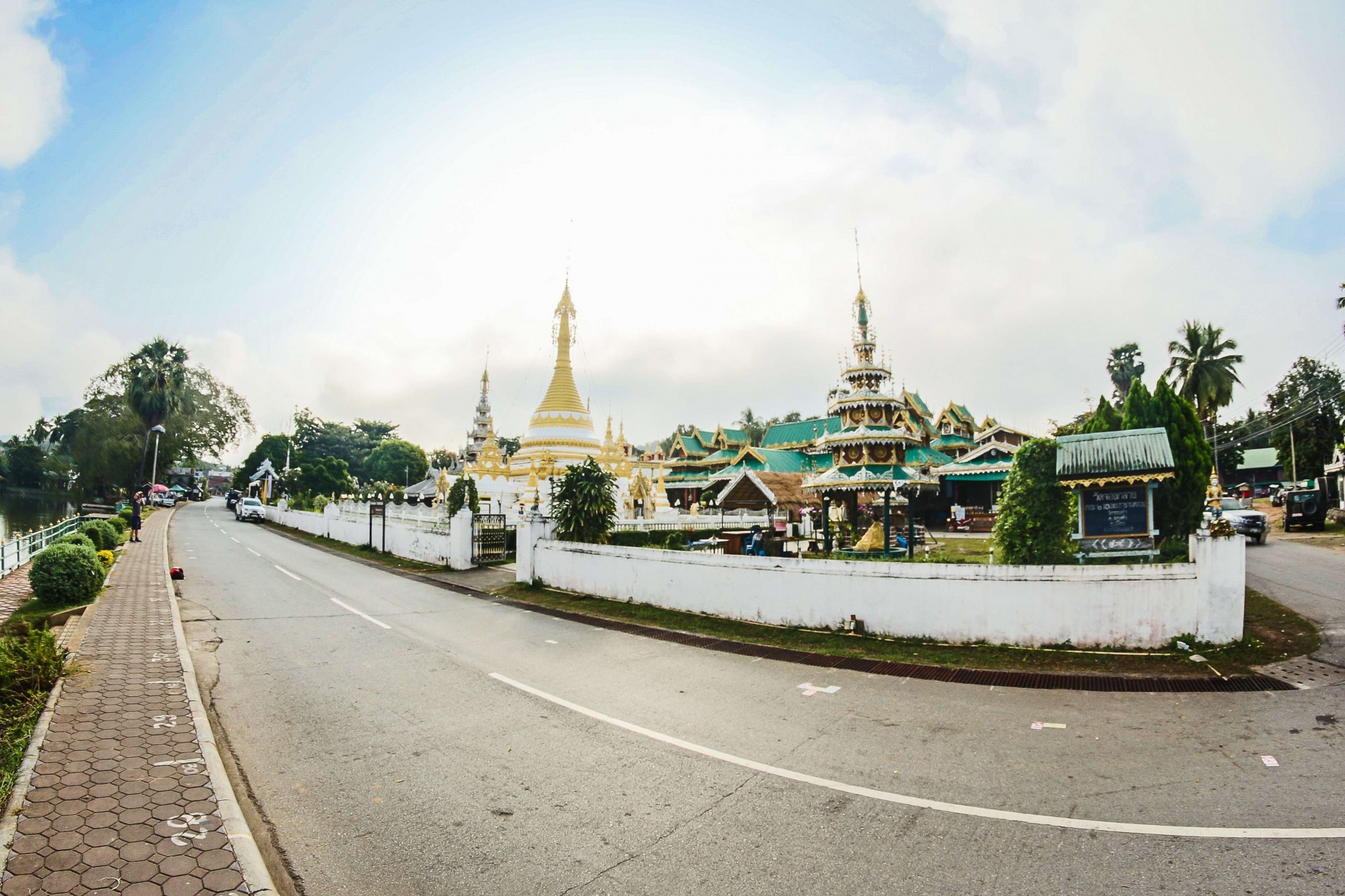 Wat Jongklang - Wat Jongkham In Mae Hong