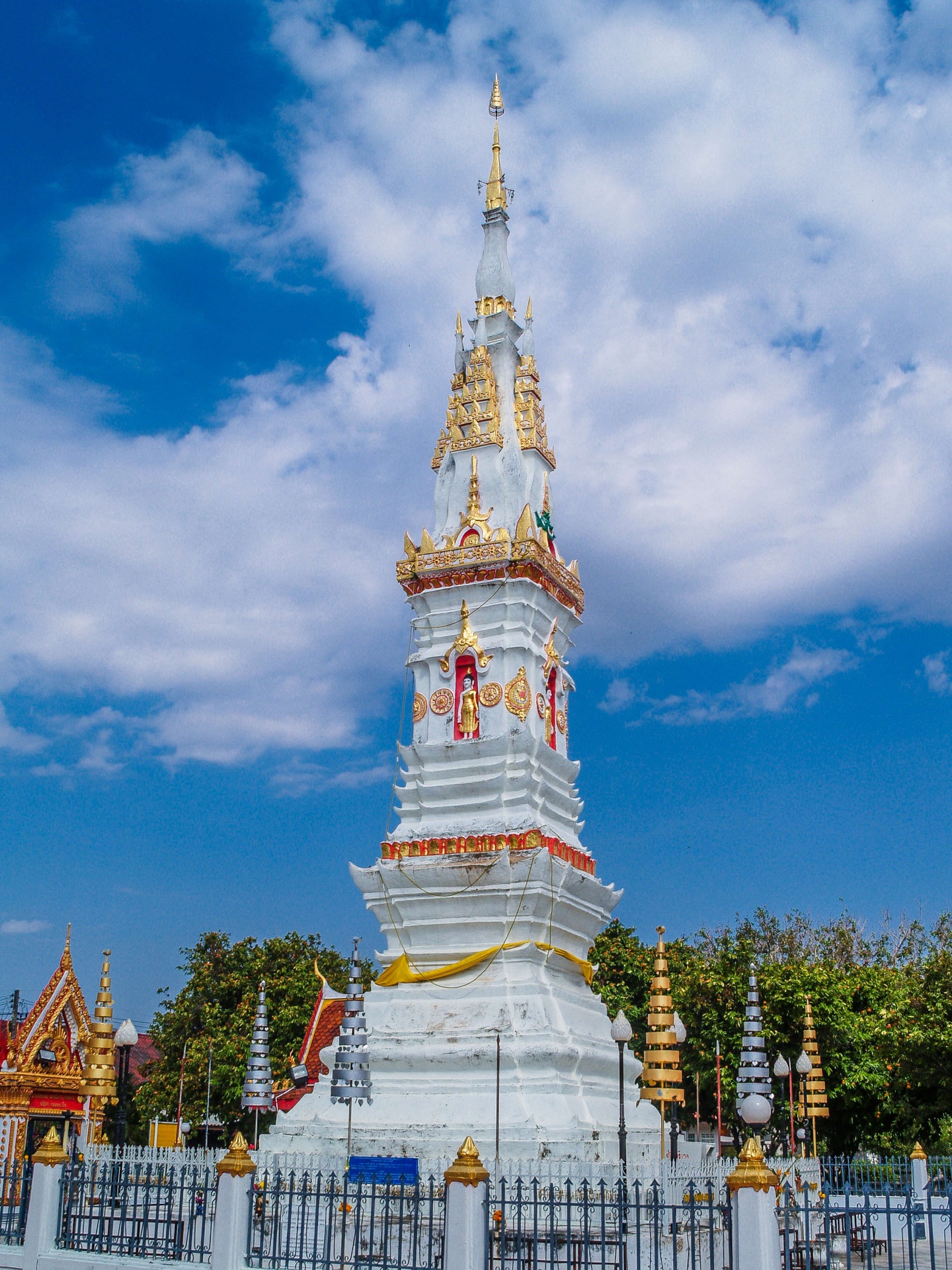 Wat Mahathat Temple, Phra That Anon