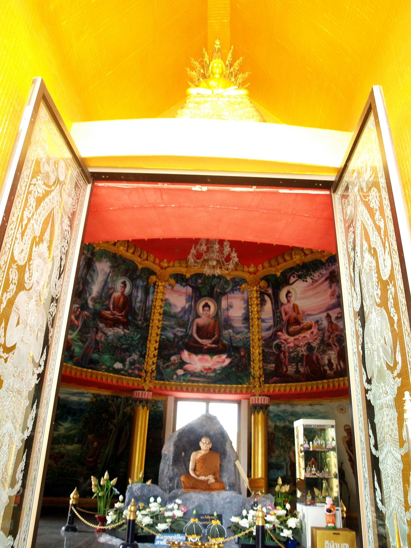 Templo de wat tam sang phet, Amphoe Muea