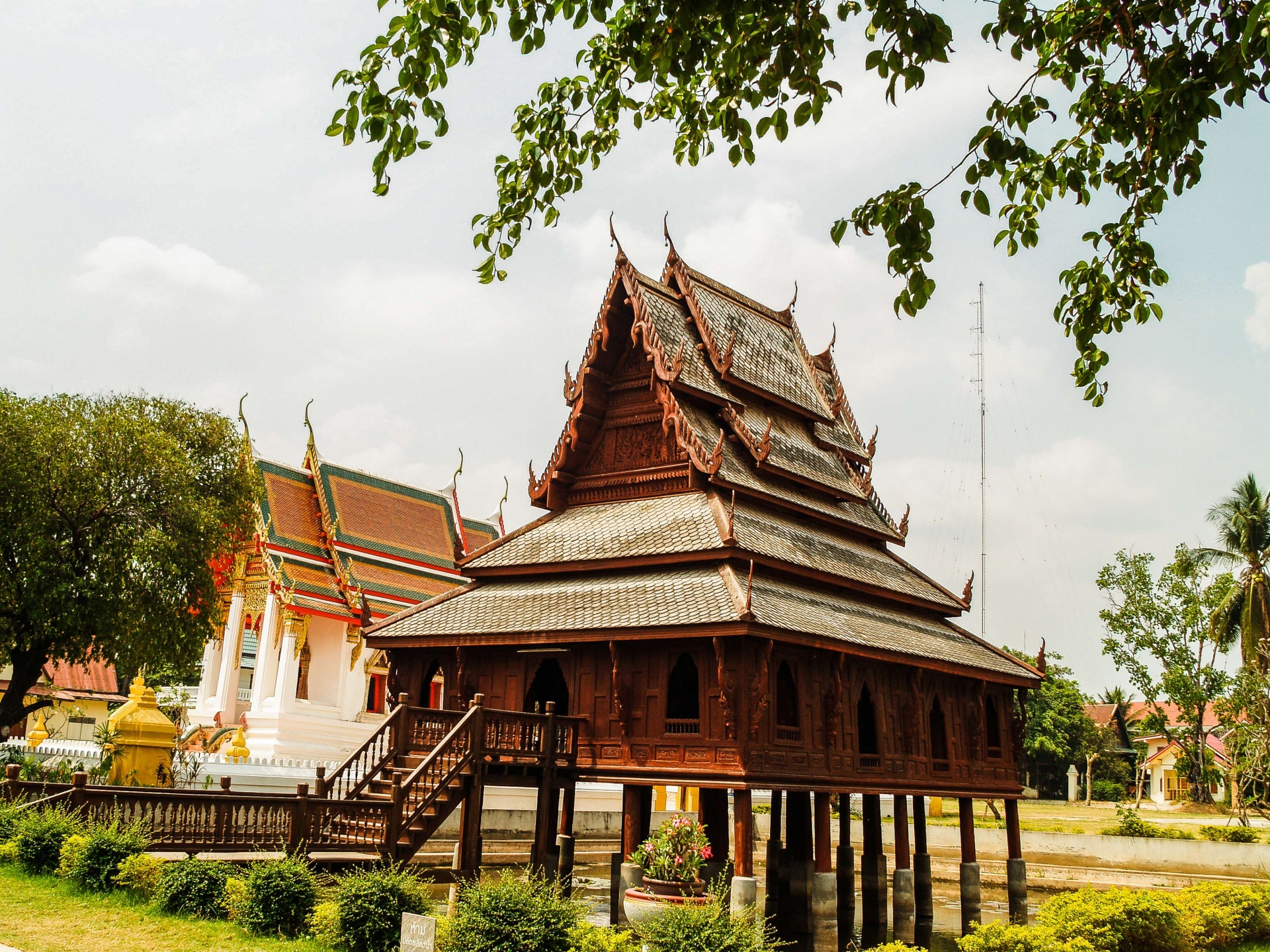 Wat Thung Si Muang i en Ubon Ratchathani