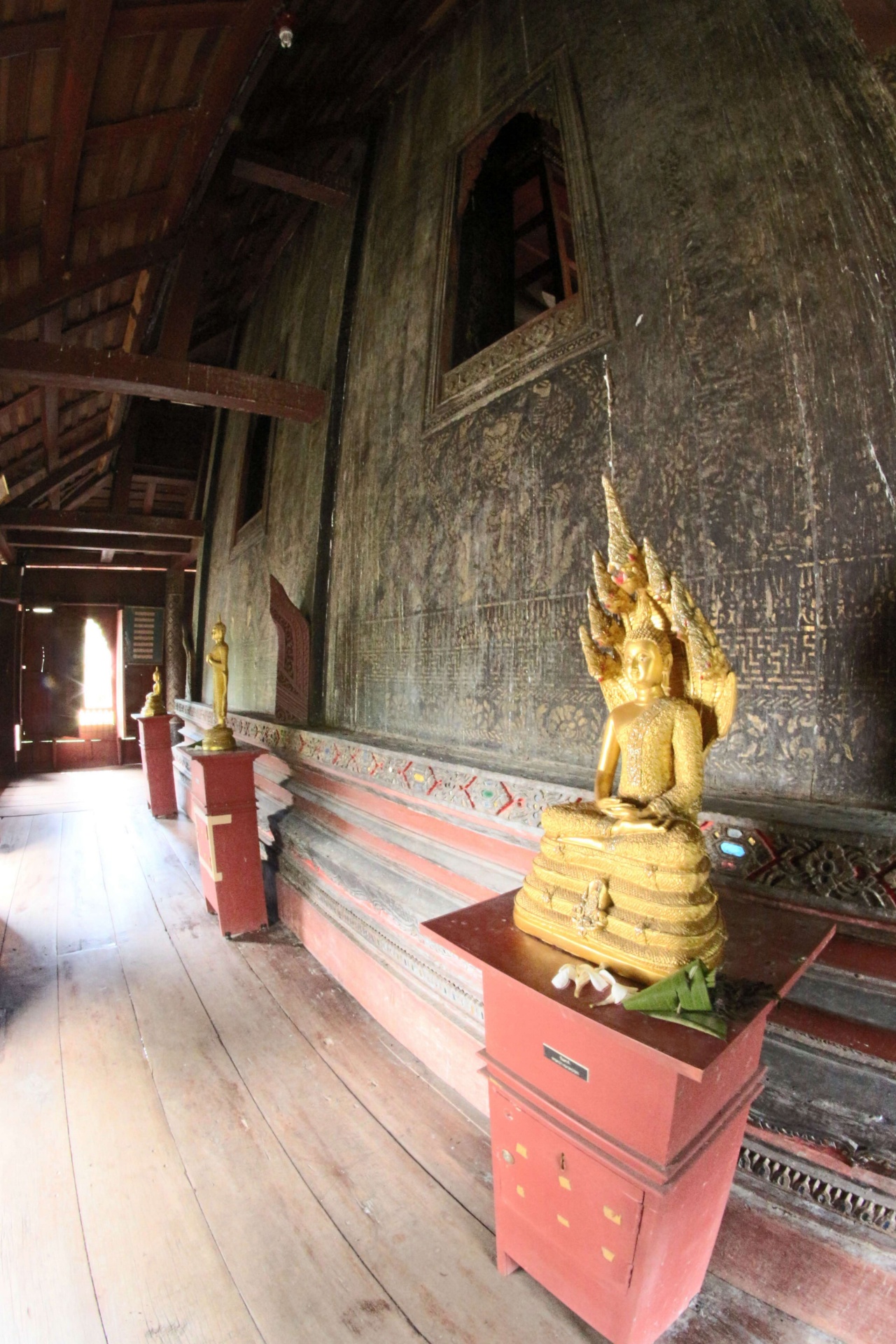 Wat Thung Si Muang in Ubon Ratchathani