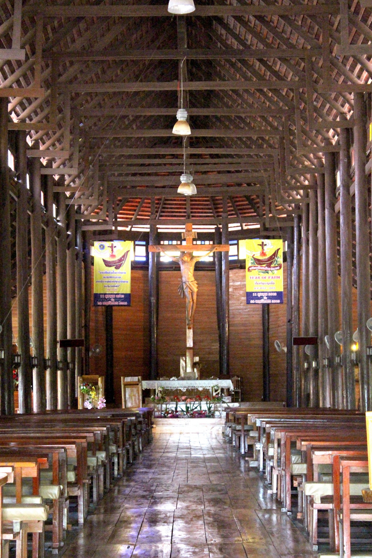 Iglesia de madera Yasothon Tailandia
