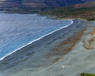 Spiaggia di sabbia nera a Nonza Corsica