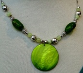 Zelený náhrdelník s přívěskem