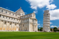 Torre inclinada e catedral em Pisa