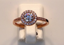 Křišťálový prsten z růžového zlata