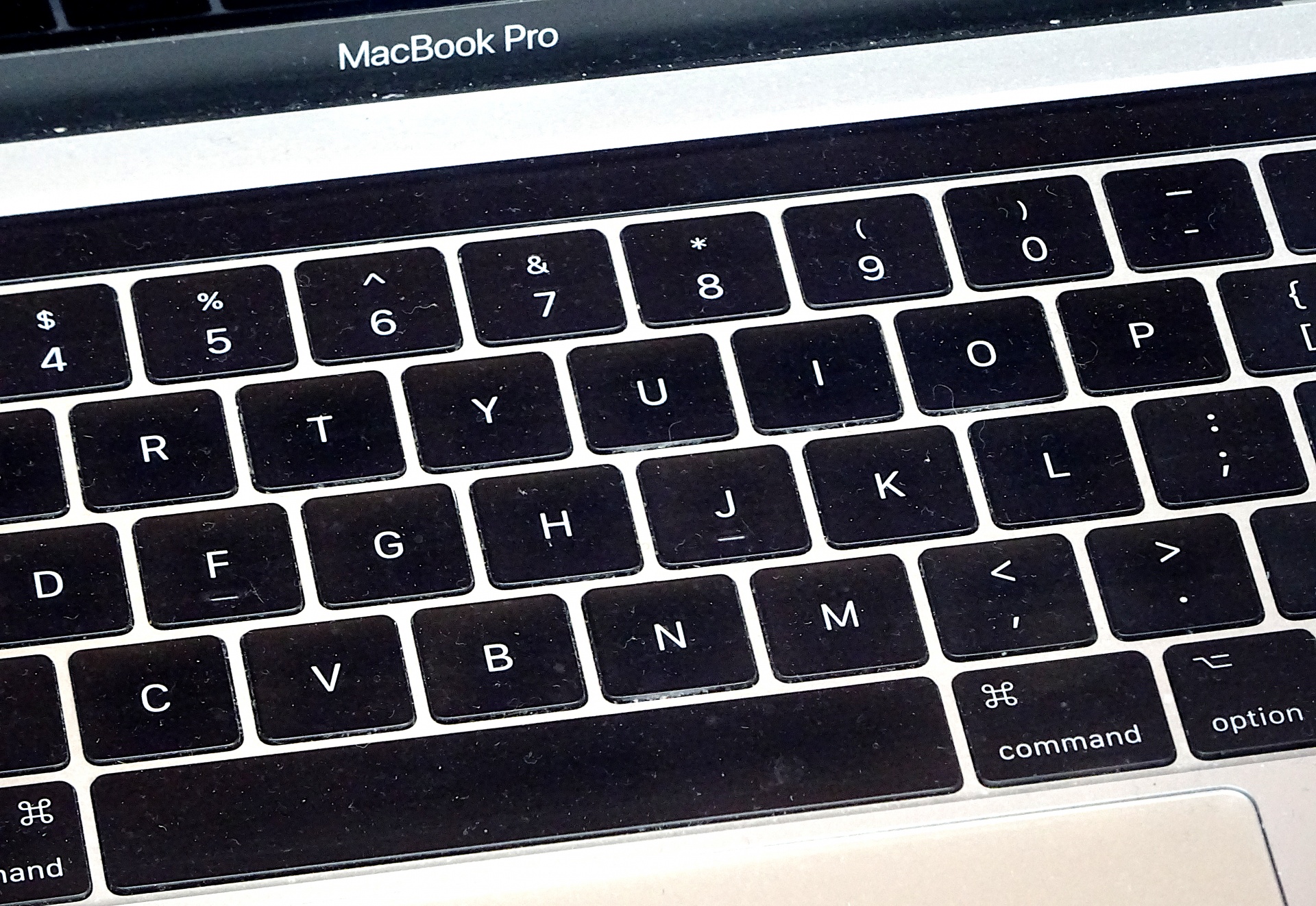 macbook-pro-laptop-keyboard-free-stock-photo-public-domain-pictures