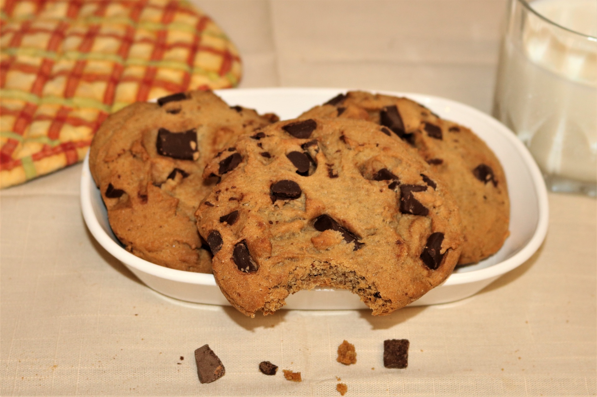 Chocolate Chip Cookies In Dish Free Stock Photo - Public Domain Pictures