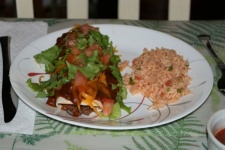Burrito di manzo e riso sulla piastra