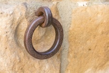 Horse hitching ring