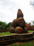 Monument rocheux empilé informel