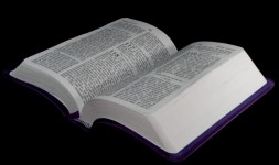 Bible ouverte au Psaume 118