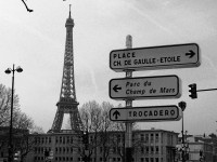 Парижская улица знаках