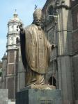 El Papa Juan Pablo II Estatua