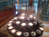 Gebet Kerzen und Kreuz