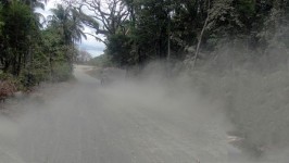 пыльной дороге