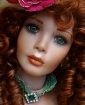 Boneca vintage com cabelo ruivo lindo