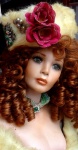 Bambola vintage con bei capelli rossi