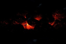 Braci ardenti di un fuoco di carbone