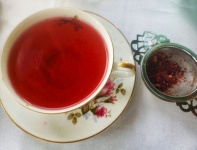 Sitko do herbaty i liści herbaty