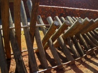 Barrière de poteau en bois
