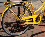 Sárga kerékpár