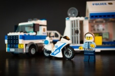 Lego, policja, przestępcy, policjanci