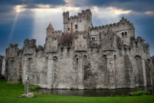 Zamek, twierdza, średniowiecze