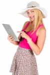 Garota de verão com um tablet