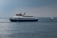 Ferry, navio de passageiros, navio