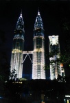 Noční výhled Petronas & Maxis 2