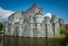 Hrad, pevnost, středověk