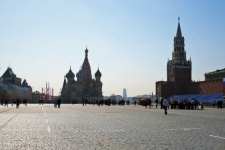 Red square with view of st basil&039;s