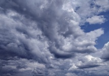 Nuvens tempestuosas céu nublado