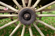Handgjorda trä hjul